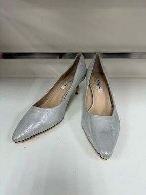 MIA Silver Pointed-Toe Low Heel Pumps